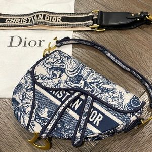 Saddle Bag w/ Attachable Strap